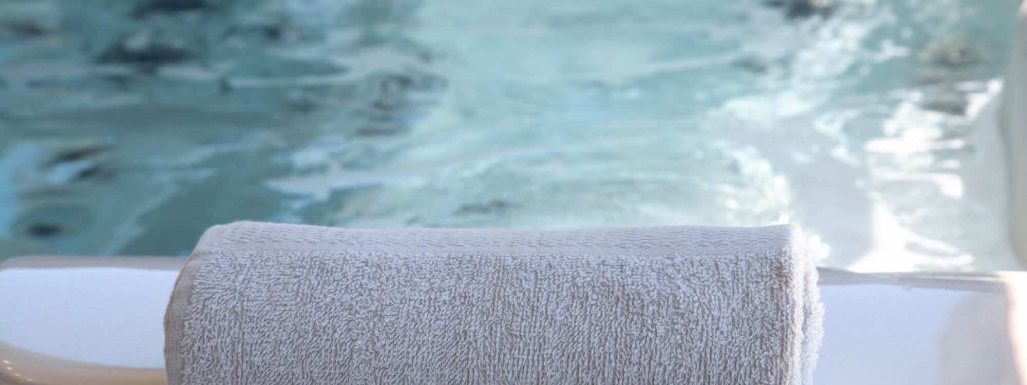 SERVICE_PISCINE_SPA_GITE_2 2000X750 | Eden'Roc Nos services : Laissez vous surprendre par notre espace spa et séminaire aux environs de Kaysersberg et Colmar Soultz-Haut-Rhin
